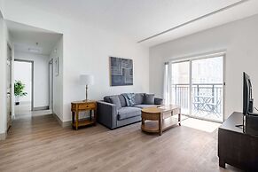 Luxury Central Apartment with Gym