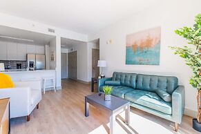 Luxury Central Apartment with Gym