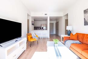 Luxury Central Apartment with Gym