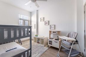 Luxury Central Apartment with Gym