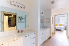 Luxury Central Apartment with Gym