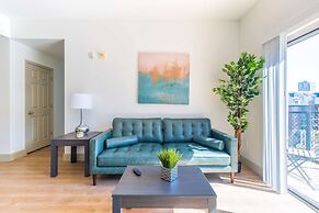 Luxury Central Apartment with Gym