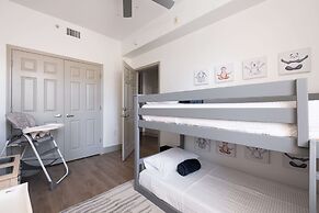 Luxury Central Apartment with Gym