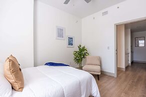 Luxury Central Apartment with Gym