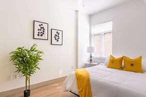 Luxury Central Apartment with Gym