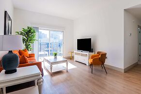 Luxury Central Apartment with Gym