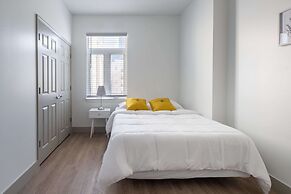 Luxury Central Apartment with Gym