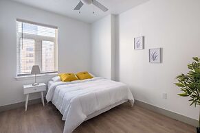 Luxury Central Apartment with Gym