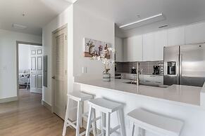 Luxury Central Apartment with Gym