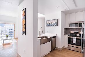 Luxury Central Apartment with Gym