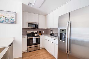 Luxury Central Apartment with Gym