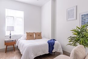 Luxury Central Apartment with Gym