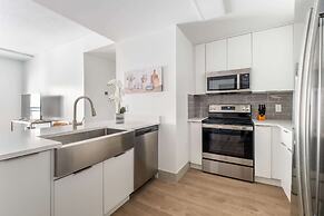 Luxury Central Apartment with Gym