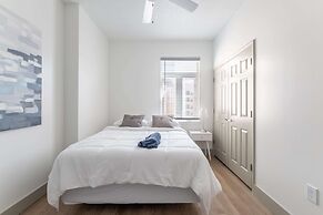 Luxury Central Apartment with Gym