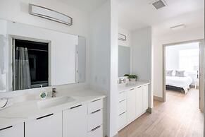 Luxury Central Apartment with Gym