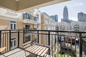 Luxury Central Apartment with Gym