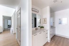 Luxury Central Apartment with Gym