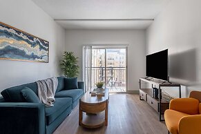 Luxury Central Apartment with Gym