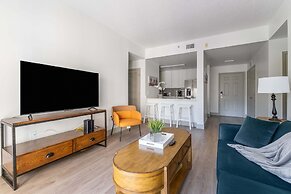 Luxury Central Apartment with Gym