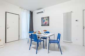 Chic Pop Apartment in Livorno