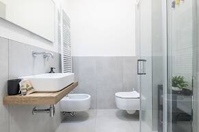 Chic Pop Apartment in Livorno