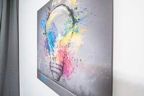 Chic Pop Apartment in Livorno