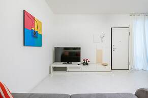 Chic Pop Apartment in Livorno
