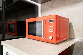 Chic Pop Apartment in Livorno