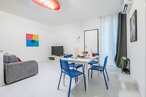 Chic Pop Apartment in Livorno