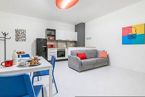 Chic Pop Apartment in Livorno
