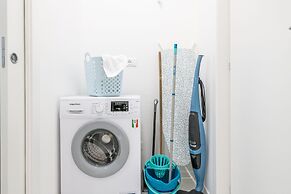 Chic Pop Apartment in Livorno