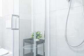 Chic Pop Apartment in Livorno