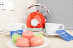 Chic Pop Apartment in Livorno