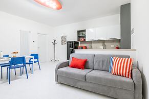 Chic Pop Apartment in Livorno