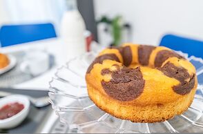 Chic Pop Apartment in Livorno