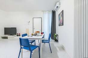Chic Pop Apartment in Livorno