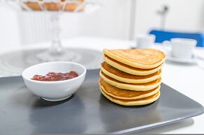 Chic Pop Apartment in Livorno