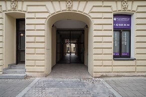 Cozy Studio in Łódź by Renters