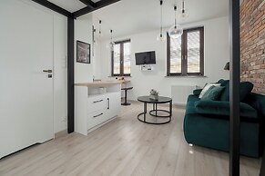 Cozy Studio in Łódź by Renters