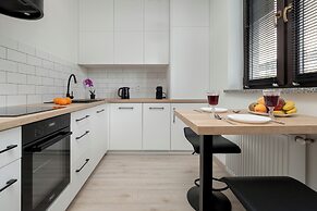 Cozy Studio in Łódź by Renters