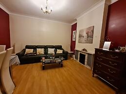 House-sleeps4-parking-garden