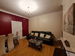 House-sleeps4-parking-garden