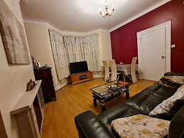 House-sleeps4-parking-garden