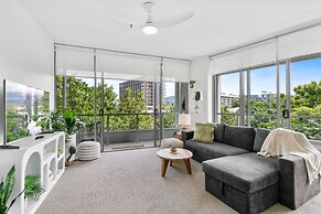 Coastal Harbour Lights -pool Gym Prime Location