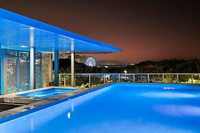 Coastal Harbour Lights -pool Gym Prime Location