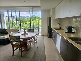 Coastal Harbour Lights -pool Gym Prime Location