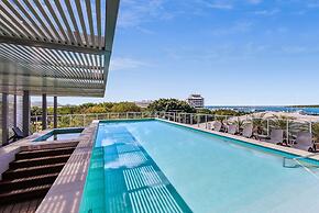 Coastal Harbour Lights -pool Gym Prime Location
