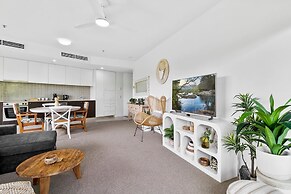 Coastal Harbour Lights -pool Gym Prime Location