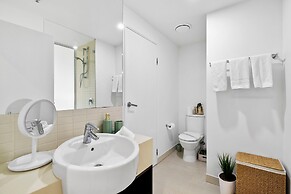 Coastal Harbour Lights -pool Gym Prime Location