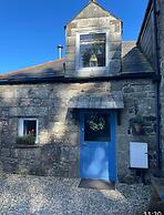 Stunning 4 Bed Pet Friendly Cottage With Hot Tub